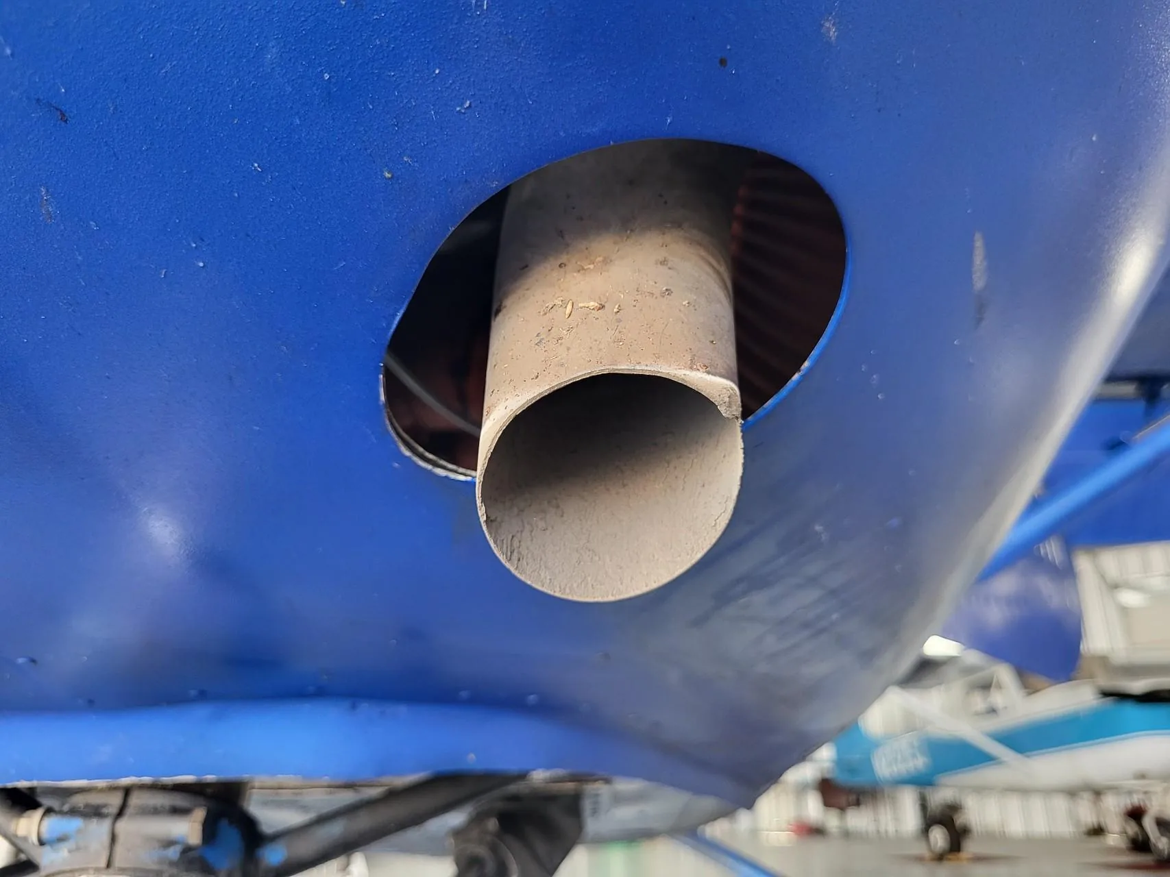 Cessna exhaust outlet